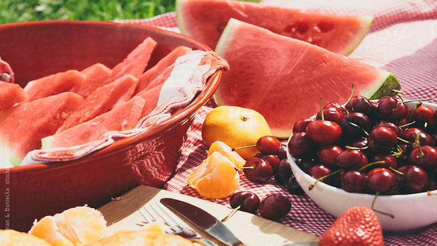 Καρπούζι και κεράσια: Μάθετε για τα 2 αγαπημένα φρούτα του καλοκαιριού!